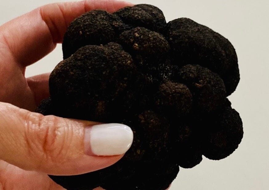 Wednesday, May 29th 7 - 8:30 pm Evening Truffle Market Tasting Event FOOD & DRINKS CLASS THE OLIVE PIT 
