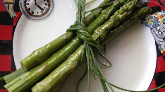 Asparagus with Truffle Oil Vinaigrette